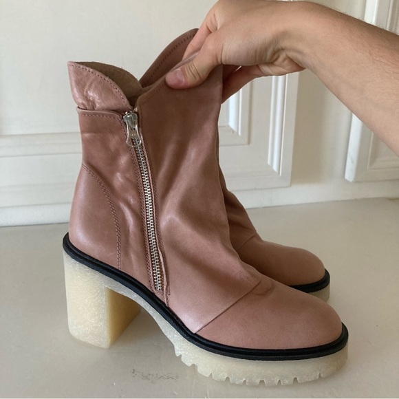 NWOB Free People Jack Zip Taupe Leather Heeled Boots - Picture 5 of 8